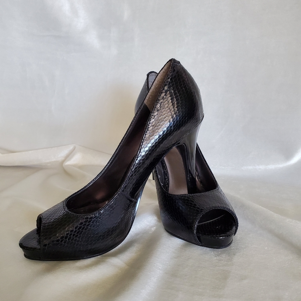 Black snakeskin peep toe pump Nine West